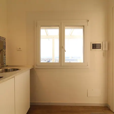 Sea And Light Apartment *